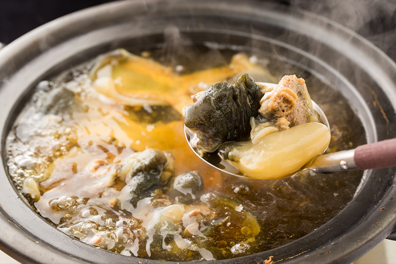 広島でコラーゲンたっぷりのすっぽん鍋とコース料理